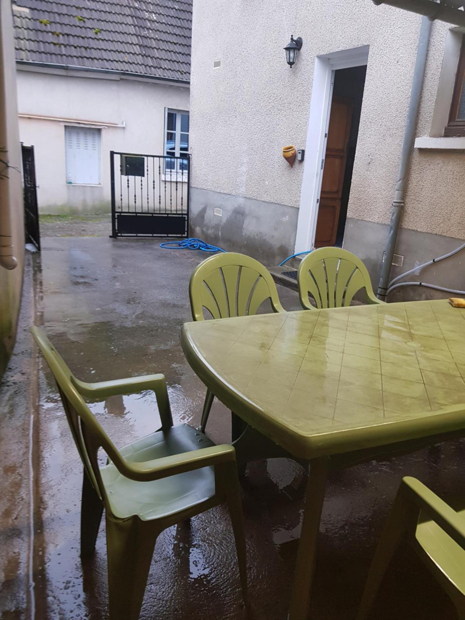 Вилла Chez Nino Wifi Gratuit Beaulieu-sur-Loire Номер фото
